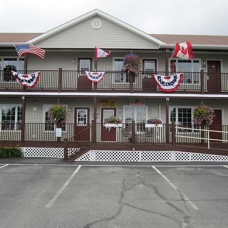 Bishops Country Inn Motel Jackman Esterno foto